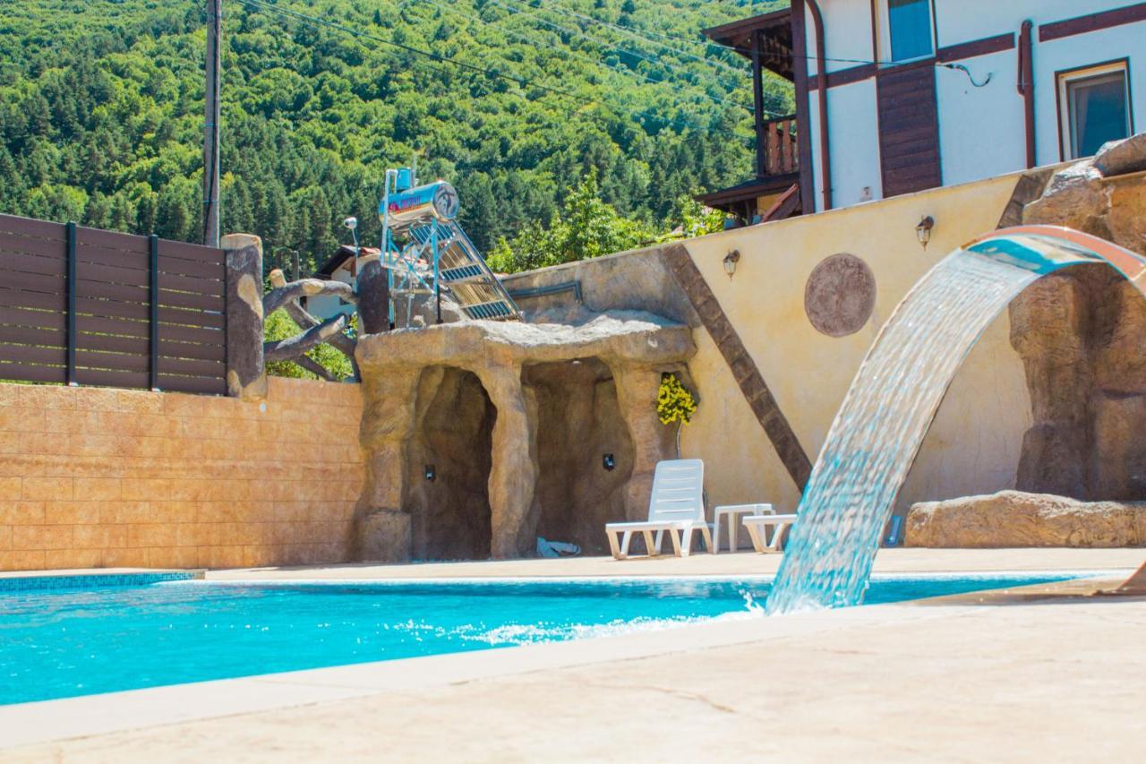 ספרבה בניה Guesthouse The Rock מראה חיצוני תמונה
