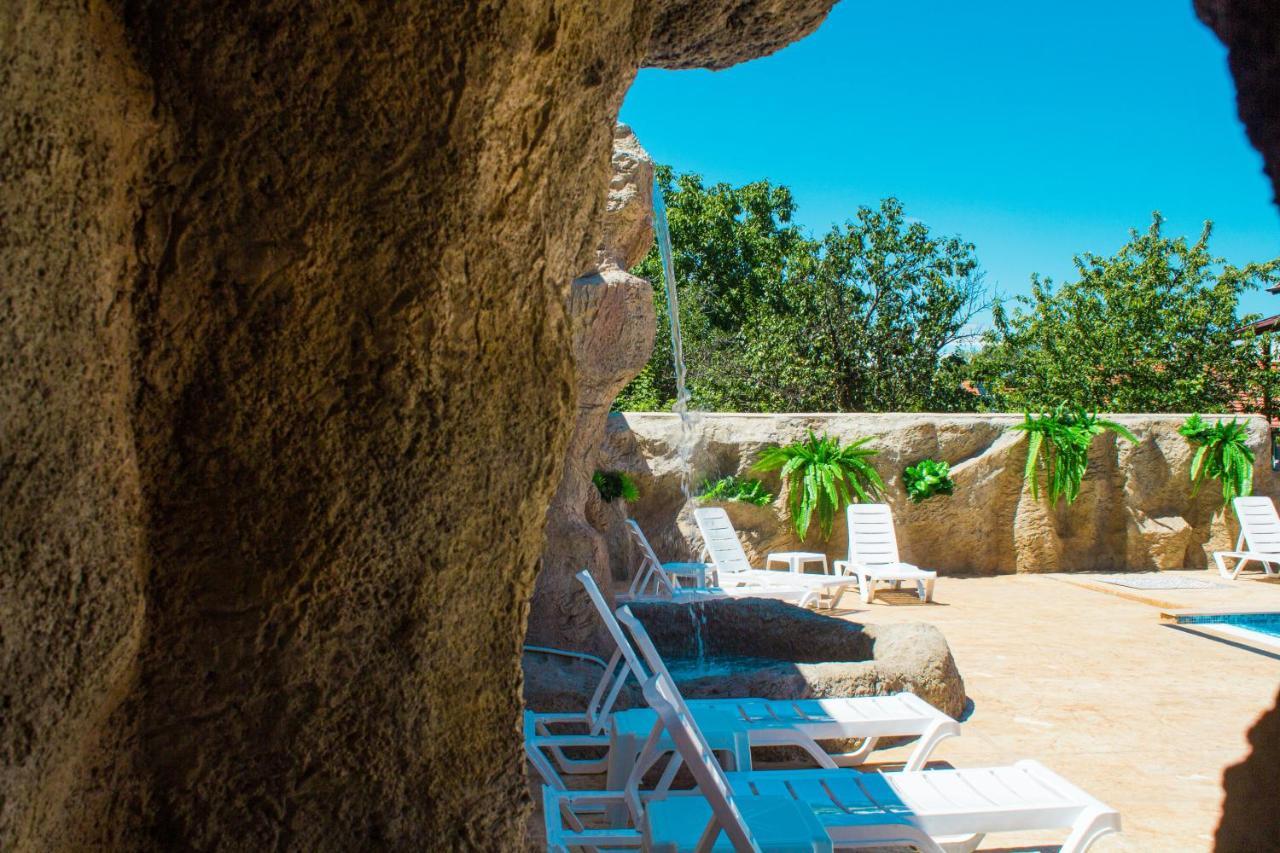 ספרבה בניה Guesthouse The Rock מראה חיצוני תמונה